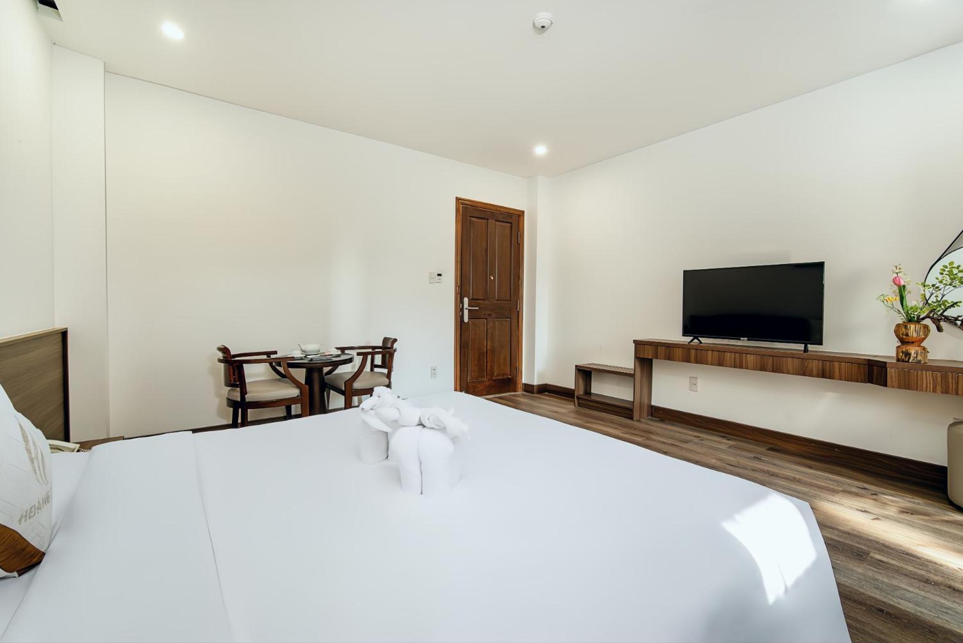 Hoang Linh Riverside Hotel Danang Экстерьер фото