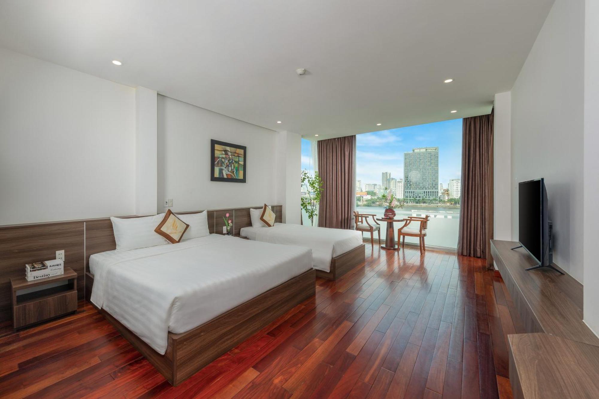 Hoang Linh Riverside Hotel Danang Экстерьер фото